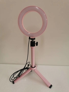 Luce ad Anello LED Dimmerabile da 10 Pollici con Supporto per Telefono, Luce di Riempimento per Selfie, Treppiede in Materiale ABS per Riprese Video su TikTok e <span class=keywords><strong>YouTube</strong></span> - Product Image 4