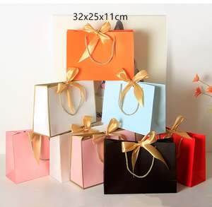 Bolsa de Papel Personalizada con Logotipo en Relieve para Cosméticos, Perfumes, Lápiz Labial y Regalos - Product Image 3