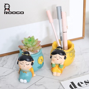 Vente en gros de porte-stylos en résine écologique peints à la main, motif ange animal mignon, style fille de la dynastie Tang, pour la maison, le bureau et l'école - Product Image 4