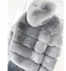 Manteau court à capuche en fausse fourrure pour femme, veste fourrée à rayures horizontales, épaisse et chaude, vêtement d'extérieur tendance pour l'hiver - Product Image 3