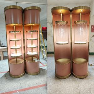 أسطواني وردي وذهبي فاخر مع LED متعدد الطبقات من محلات المجوهرات الراقية - Product Image 3