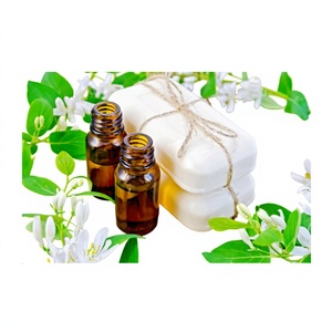Aceite de Madreselva de Primera Calidad para Formulaciones Cosméticas, Aplicaciones de Fragancias Finas y Líneas de Productos de Cuidado Personal - Product Image 1