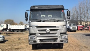 Camion benne basculante d'occasion Sinotruk Howo 371 8x4 pour le transport en sortie d'usine - Product Image 2