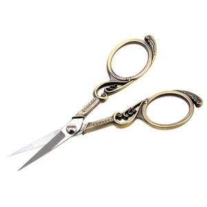 Tijeras de Sastre Profesionales Portátiles de 11.2*5CM para Coser, Bordar y Manualidades - Hoja de Acero Inoxidable de Alta Calidad, Zinc - Product Image 4