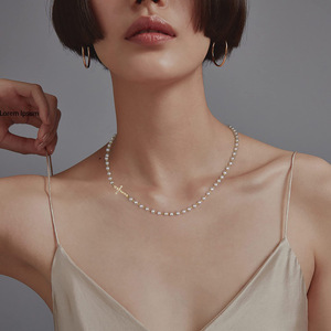 Collar Minimalista de Cruz de Acero Inoxidable con Baño de Oro PVD de 18K, Impermeable y Antideslustre, con Perla Barroca de una Sola Capa para Mujer - Product Image 2