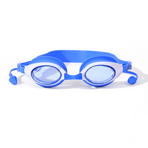 แว่นตาว่ายน้ำสำหรับเด็กพร้อมที่อุดหูซิลิโคนพีซีป้องกันหมอกสายรัดปรับได้สีฟ้า - Product Image 3