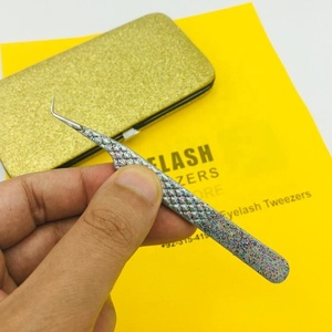 Pinzas para Pestañas de Acero Sostenible Multiusos de 75 Grados al por Mayor con Logotipo Personalizado, Agarre de Diamantes Brillantes Plateados para Pestañas - Product Image 4