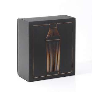 Caja de Embalaje Profesional para Agitadores, Caja de Papel Negra Personalizada con Inserto de Pulpa Ecológica y Banda Decorativa con Estampado de Lámina de Lujo - Product Image 1