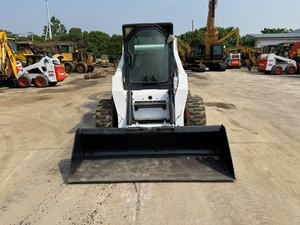 รถตักล้อยาง S300 เครื่องยนต์ Kubota กำลัง 60 กิโลวัตต์ ล้อสีขาวแดง มือสอง รับน้ำหนักได้ 1386 กิโลกรัม น้ำหนักเครื่อง 3750 กิโลกรัม ใช้งานมาแล้ว 1000 ชั่วโมง - Product Image 5