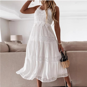 Robe longue blanche en dentelle à col halter, taille haute, superposée, pour la plage ou comme cache-maillot d'été - Product Image 4