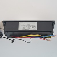 Termostato programable de panel grande KT-7010LF controla dos cargas: refrigeración e iluminación.