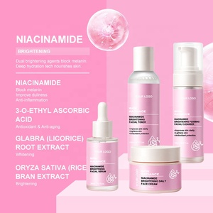 Set Vegano de Cuidado Facial con Niacinamida: Sérum, Crema, Loción, Tónico y Limpiador para Iluminar, Aclarar y Blanquear la Piel - Product Image 3