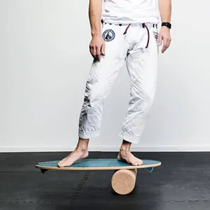 Hot Sale Special Design Cork Wooden Balance Board Skateboard Training Board With Cork RollerTrainer Products Land Extreme Sport