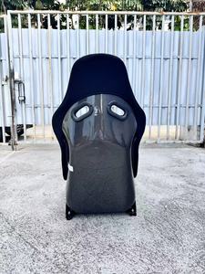 Sedile da Corsa RECARO Pole Modificato, in Pelle Scamosciata Nera e Tessuto a Quadretti Bianco e Nero con Piastra Posteriore in Fibra di Carbonio Lucida per <span class=keywords><strong>Renault</strong></span> - Product Image 6