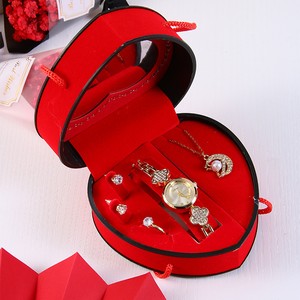 Coffret cadeau de luxe en forme de cœur pour <span class=keywords><strong>la</strong></span> Saint-Valentin ou les célébrations spéciales, avec montre, bagues et collier, parfait - Product Image 1
