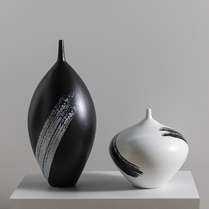 <span class=keywords><strong>Vase</strong></span> moderne en <span class=keywords><strong>porcelaine</strong></span> peint <span class=keywords><strong>à</strong></span> la main, décoration intérieure, noir et blanc - Product Image 2