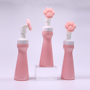 Botella <span class=keywords><strong>con</strong></span> forma <span class=keywords><strong>de</strong></span> jarrón rosa <span class=keywords><strong>con</strong></span> cepillo suave <span class=keywords><strong>de</strong></span> silicona <span class=keywords><strong>con</strong></span> forma <span class=keywords><strong>de</strong></span> pata <span class=keywords><strong>de</strong></span> <span class=keywords><strong>oso</strong></span> que exprime el limpiador <span class=keywords><strong>de</strong></span> espuma - Product Image 3
