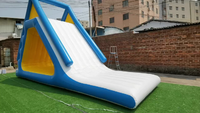 Toboggan aquatique gonflable flottant de qualité commerciale, toboggan aquatique géant gonflable pour parc aquatique et complexe lacustre