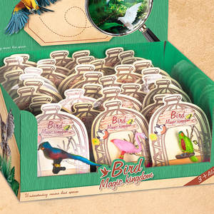 Natural World Flying Animal Toy Plastic Bird Modelo 3D en caja de exhibición Paquete - Product Image 5