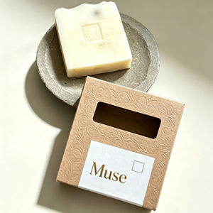Scatola per Sapone in Carta Rigida Riciclabile Personalizzata con Goffratura Opaca, Confezione <span class=keywords><strong>Regalo</strong></span> Cosmetica con Interno in Spugna e Finestra Trasparente - Product Image 2