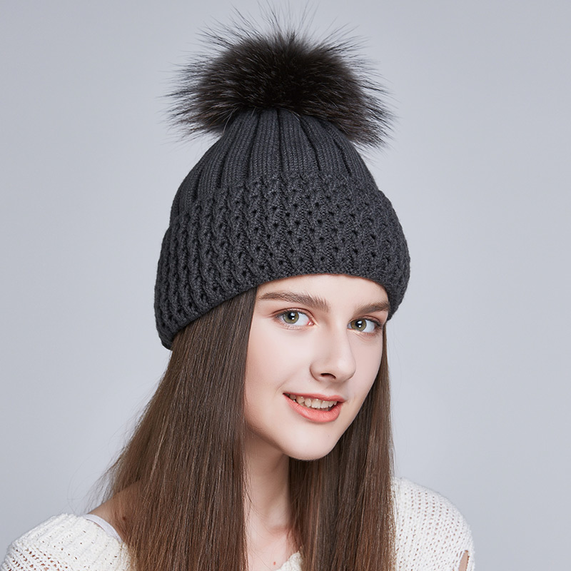 Gris oscuro + POM gris