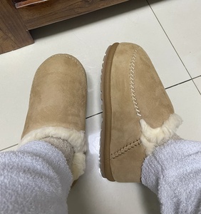 Nouvelles Bottes de Neige Épaisses pour Hommes Modèle 2026 - Confortables, Tige Douce en Fourrure, Respirantes et Chaudes, Bottes Décontractées - Product Image 4