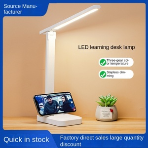 Lámpara de Mesa LED USB con Tres Temperaturas de Color, 800mA, Regulación Continua, Soporte Plegable para Teléfono Móvil, Lámpara de Escritorio para Estudio - Product Image 4