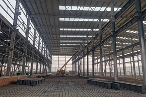 Bâtiments préfabriqués en acier de haute qualité, construction structurelle, résistance sismique, garage et entrepôt - Product Image 4