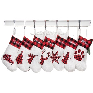 Meia Plaid Buffalo Nome bordado do Natal Meia personalizada do Natal - Product Image 2