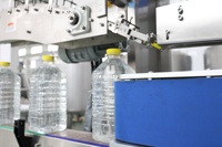 Machine automatique de pose de poignées pour col de bouteille, applicateur de poignées pour bouteilles vides en PET (eau, huile)