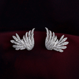 Orecchini a Perno con Ali d'Angelo 3D in Cristallo per Donne, Accessori Eleganti Vintage per Uso Quotidiano - Product Image 3