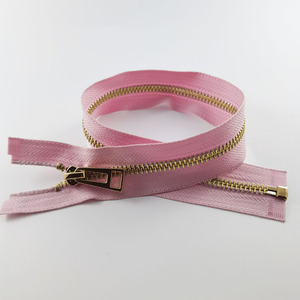 Fabricant personnalisé 3 #5 #8 # Fermetures à glissière en polyester à longue chaîne <span class=keywords><strong>50</strong></span> <span class=keywords><strong>cm</strong></span> or à bout ouvert pour 3 sacs <span class=keywords><strong>Fermeture</strong></span> à glissière personnalisable de haute qualité - Product Image 4
