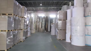 Film blanc écologique moderne avec fibres de renforcement <span class=keywords><strong>sur</strong></span> papier kraft <span class=keywords><strong>enduit</strong></span> d'aluminium pour l'<span class=keywords><strong>isolation</strong></span> thermique des toits - Product Image 6