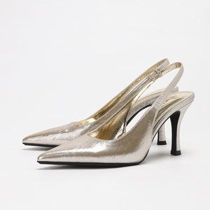 Vente en gros de talons aiguilles slingback personnalisés <span class=keywords><strong>pour</strong></span> femmes en cuir verni doré clair texturé à bout pointu <span class=keywords><strong>pour</strong></span> mariage - Product Image 2