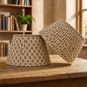 Abat-jour en lin imprimé avec motif de feuilles botaniques |   Abat-jour en tissu beige naturel |   Lampe décorative de table, de sol et suspendue - Product Image 2