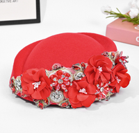 Bérets Rétro Style Britannique pour Femmes, Faits Main avec Décoration Fleur et Strass, Casquette d'Hôtesse de l'Air en Laine, Béret Tendance pour Dames, Vente en Gros