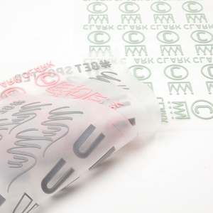 Numéro 3D personnalisé coloré nom de marque logo <span class=keywords><strong>autocollant</strong></span> de transfert de chaleur en silicone <span class=keywords><strong>pour</strong></span> vêtements de sport - Product Image 3