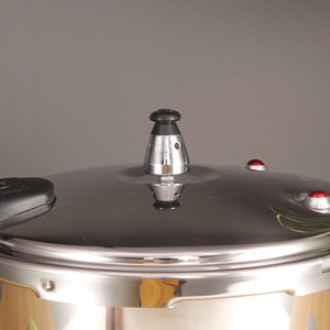 توفير الطاقة الغاز و طباخ التعريفي الجملة capsuled أسفل طنجرة الضغط من الفولاذ المقاوم لجميع مواقد - Product Image 6