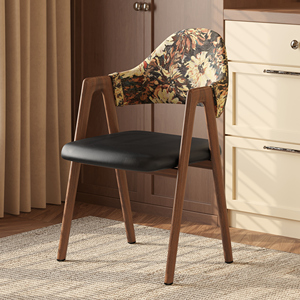 Silla de comedor de cuero con estructura metálica, tapizada y suave, ideal para restaurantes, venta al por mayor de fábrica. - Product Image 1