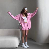 Ensemble deux pièces décontracté printemps pour femme : sweat à capuche brodé à manches longues et short de sport uni avec cordon de serrage