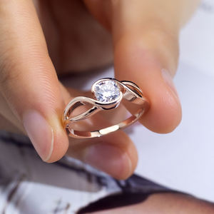 Anillo de Diamantes con Corte Cojín en Oro Rosa de 14K para Mujer, Joyería Messi MSR-1524 - Product Image 3