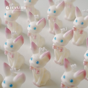 <span class=keywords><strong>Bougie</strong></span> parfumée en cire de soja en forme de chat porte-bonheur en gros |   <span class=keywords><strong>Bougie</strong></span> votive parfumée à la poire anglaise et à la freesia pour une couleur et une senteur personnalisées - Product Image 3