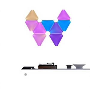 Lampada Modellante Magica USB LED Ecologica Dimmerabile, Luce Triangolare Strana per Ambienti, Compatibile con Alexa/Google/Siri, Lampada da Parete Atmosferica - Product Image 5