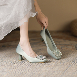 Chaussures de mariée à talons hauts pour femmes grandes tailles, respirantes, légères, tendance mode - Product Image 4