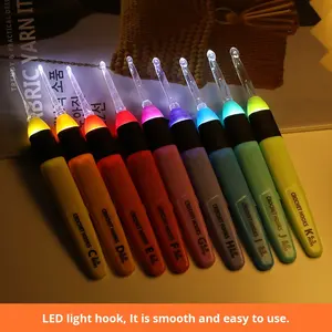 Kit de crochets lumineux à LED 9 modèles de crochets ergonomiques en plastique pour débutants Kit de crochet pour chandails à tricoter <span class=keywords><strong>Aiguilles</strong></span> brillantes - Product Image 2