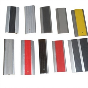 Profilé de marche antidérapant haute performance en alliage d'aluminium avec grain de carbure de silicium pour escaliers - Product Image 5