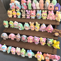 Vente en gros de figurines miniatures de luxe 3D, breloques One Piece, figurines de bébés qui pleurent, figurines de bébés monstres lapins 3D pour porte-clés