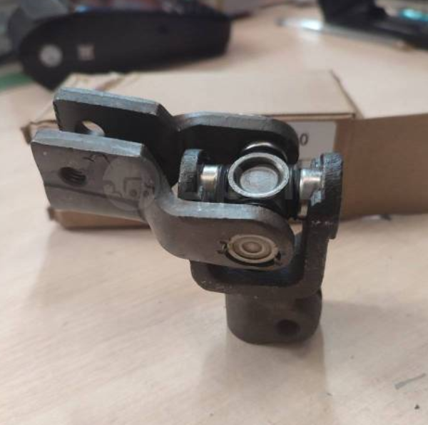 Steering Shaft Universal Joint OEM 45209-52040 for Toyota Yaris 08-12