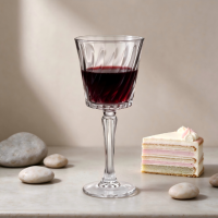 OEM ODM Gobelet à vin rouge en verre transparent 205 ml avec pied en cristal – Design élégant, option logo personnalisé, style médiéval, cadeau idéal pour les fêtes