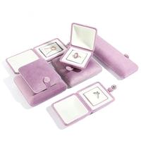 Boîte à bijoux de luxe légère rectangulaire en velours à double ouverture avec bouton-pression, pour collier, bracelet, boucles d'oreilles clous et boucles d'oreilles créoles, couleur violette